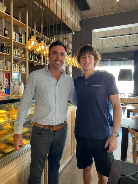 Café Bolívar · Un encuentro en el local