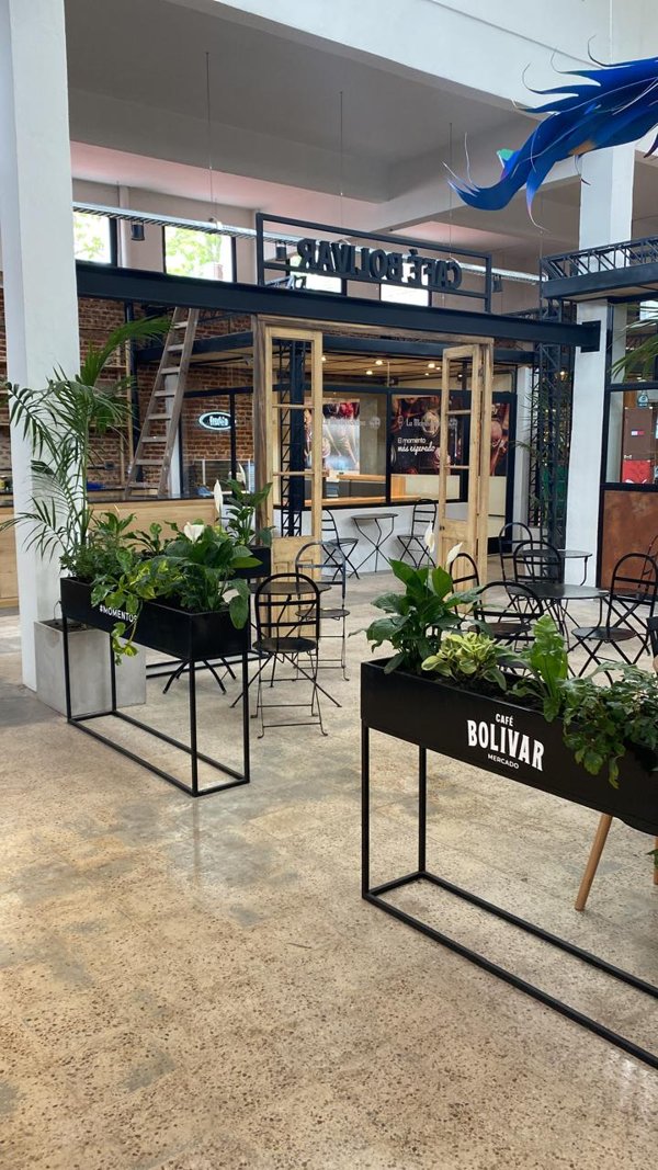 Café Bolívar · Terminal Vieja · El patio